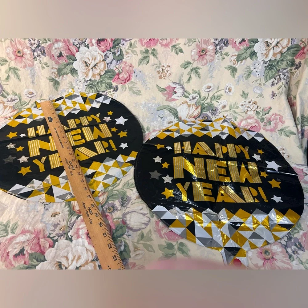 New Year Party Balloon and Decorations Set - Black & Gold